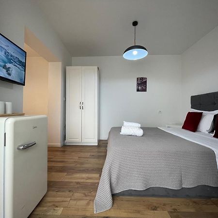 Central Studio Apartments Тирана Екстериор снимка