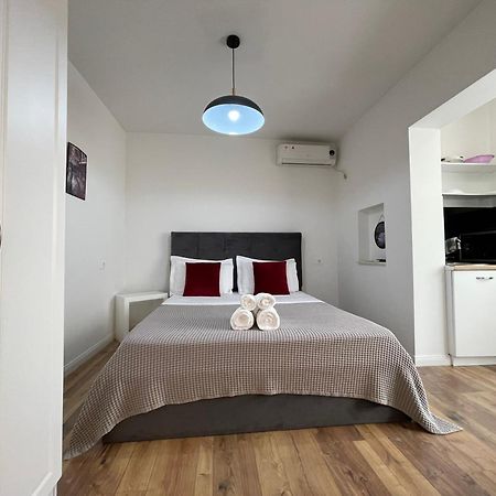 Central Studio Apartments Тирана Екстериор снимка