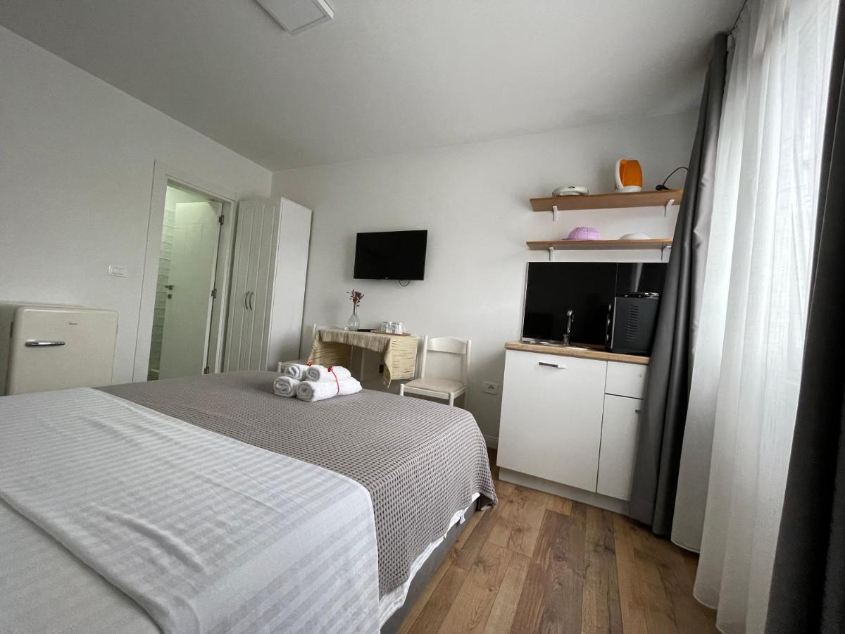 Central Studio Apartments Тирана Екстериор снимка