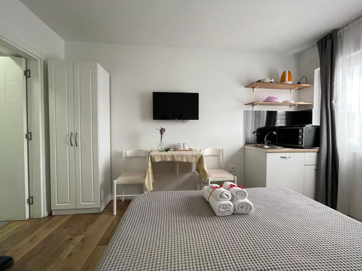 Central Studio Apartments Тирана Екстериор снимка