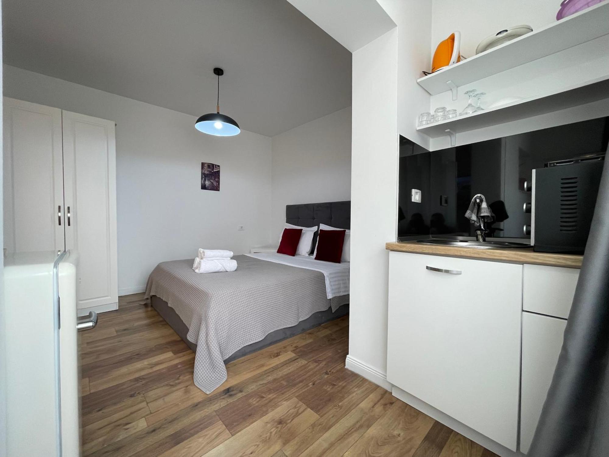 Central Studio Apartments Тирана Екстериор снимка