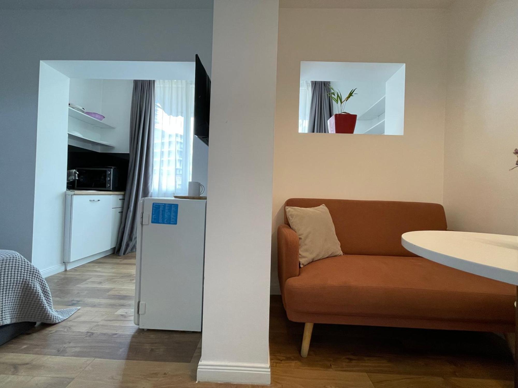 Central Studio Apartments Тирана Екстериор снимка