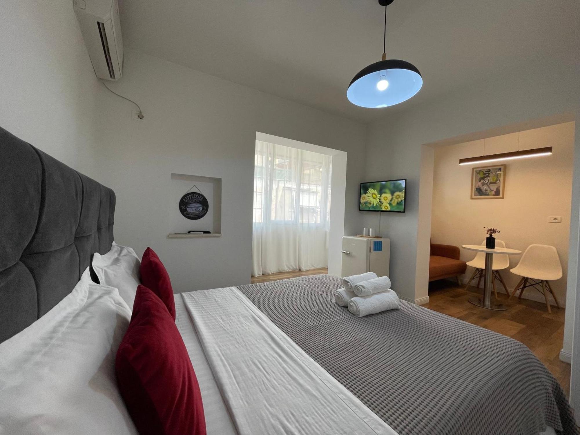 Central Studio Apartments Тирана Екстериор снимка