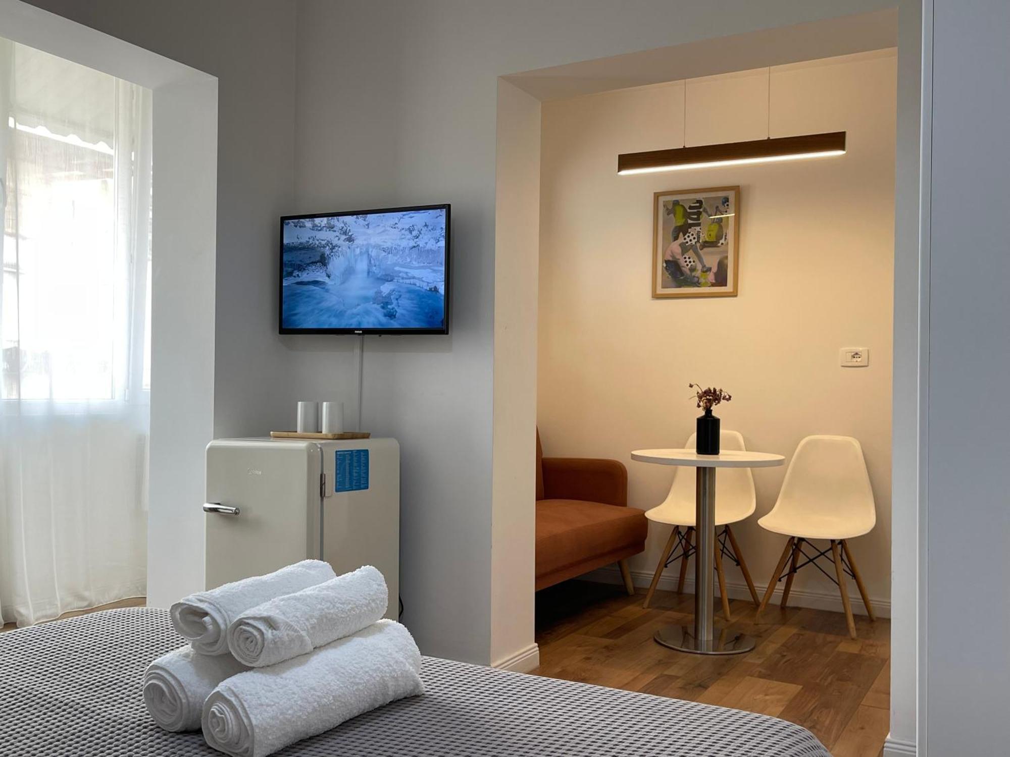 Central Studio Apartments Тирана Екстериор снимка